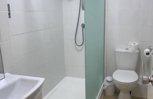 Bracknell Casa | The Admirals Inn Guest House