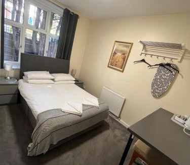 Bracknell Casa | The Admirals Inn Guest House