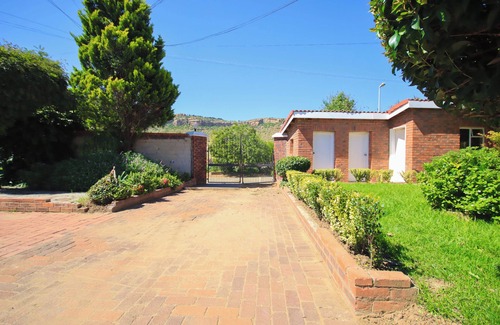 Maseru Casa | The Advocate Suites Manor