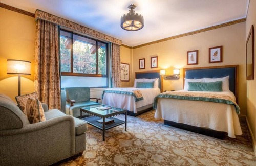Yosemite Village Hotel | The Ahwahnee