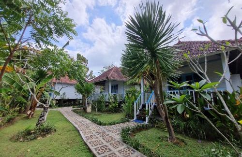 Mushroom Bay Complejo | The Akah Cottage