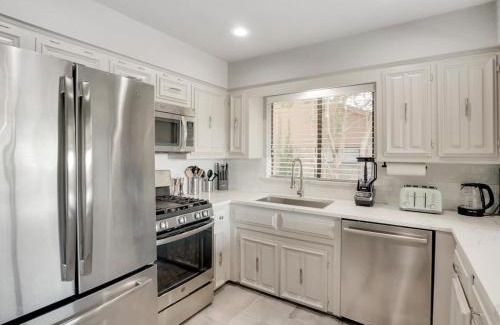 Rockwall Casa | The Alamo Abode - Lake View Pool Newly Renovated
