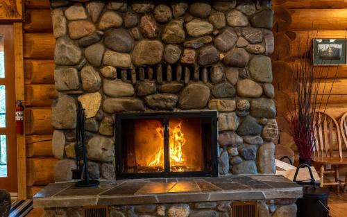 East Kootenay Chalet De Esquí | The Alders Chalet - by Fernie Central Reservations