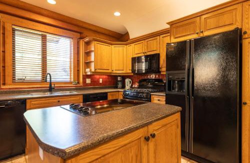 East Kootenay Chalet De Esquí | The Alders Chalet - by Fernie Central Reservations