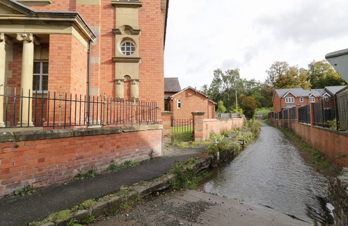 Llanfyllin Casa | THE ALDERS, pet friendly, with open fire in Llanfyllin