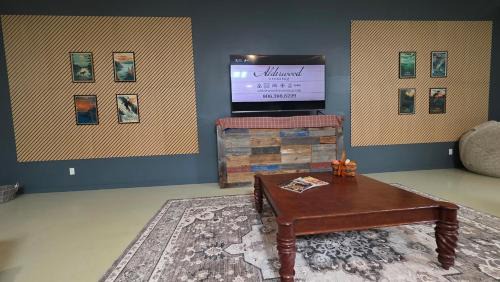 Harris Casa | The Alderwood Lodge