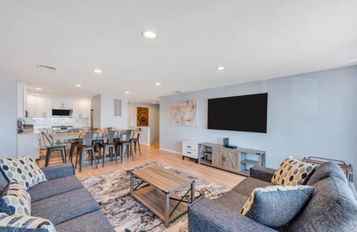 Alden Manor Casa | The Alexa - Beachfront