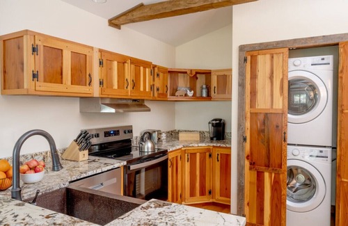 North Creek Casa | The Alexander Barn - Brand new!