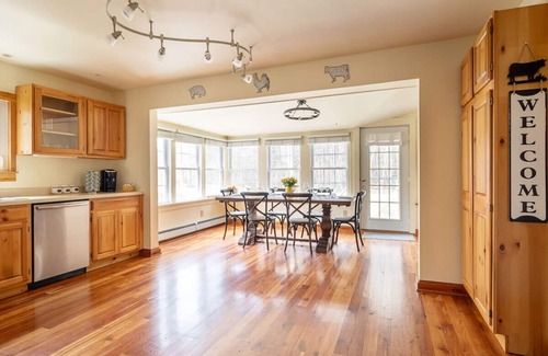North Creek Casa | The Alexander House 1887 Farmhouse in North Creek!