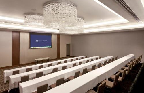 Mile Square Hotel | The Alexander