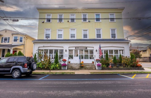 Ocean Grove Apartamento | The Allenhurst, Beach Apartment #8 - Small Studio with Bathroom & Kitchen