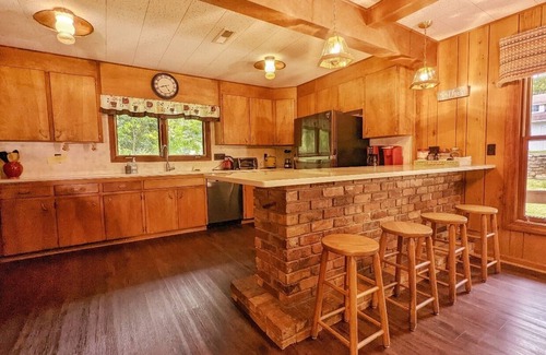 Lake Junaluska Casa | The Allgood Upper level home-Charming Lake Junaluska Retreat with Breathtaking