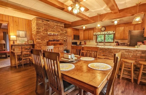 Lake Junaluska Casa | The Allgood Upper level home-Charming Lake Junaluska Retreat with Breathtaking