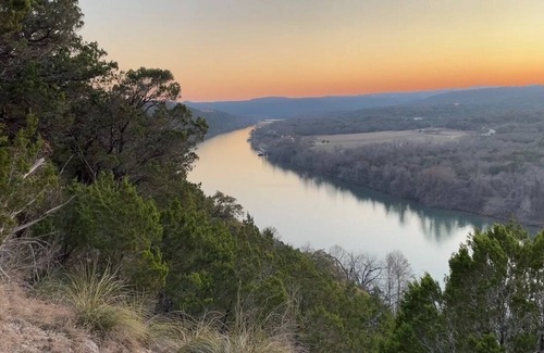 Lakeland Park Casa | The Aloha Cowboy - Private Home Near Lake Austin Spa