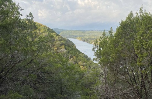 Lakeland Park Casa | The Aloha Cowboy - Private Home Near Lake Austin Spa