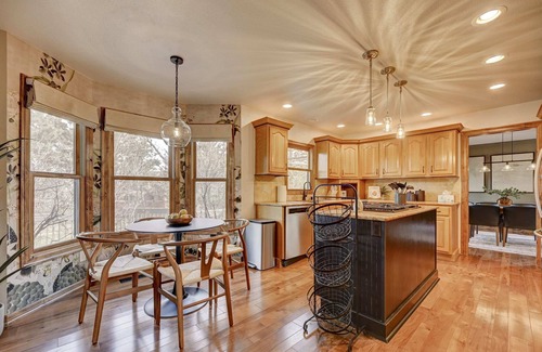 Southwest Colorado Springs Casa | The Alpenglow: Mountain Vibes w/Hot Tub & Wifi