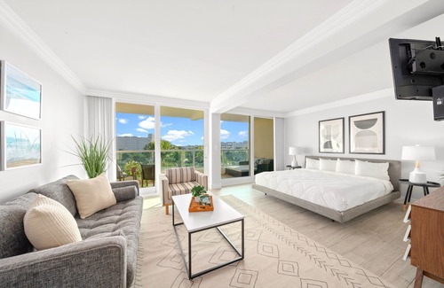 Palm Beach Hotel | The Ambassador Hotel