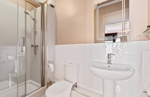 Wells Casa | The Ancient Gatehouse Hotel