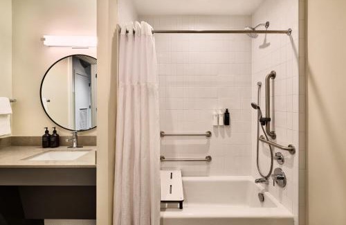Yamacraw Village Hotel | The Ann Savannah, Apartments by Marriott Bonvoy