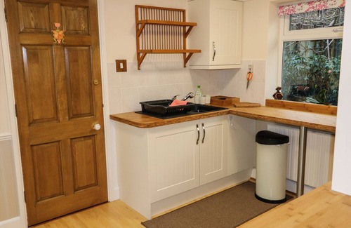 Poringland Cabaña | The Annex at 60 Rectory Lane