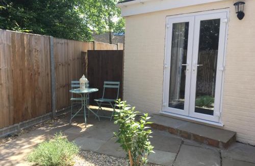 Mildenhall Casa | The Annexe at Asbit Lodge