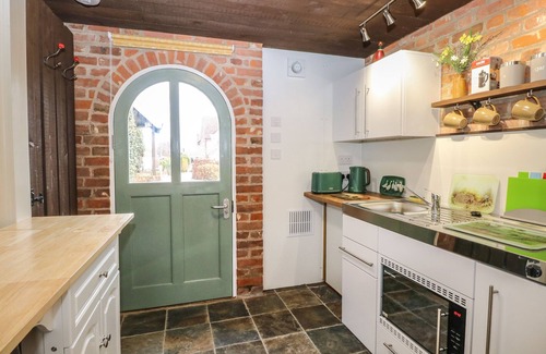 Fulmodeston Cabaña | THE ANNEXE, pet friendly, with a garden in Fakenham