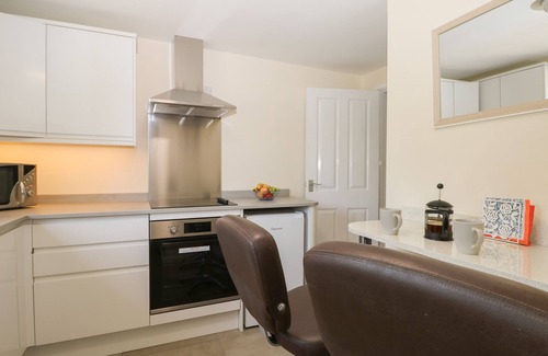 Petworth Cabaña | THE ANNEXE, romantic, with a garden in Petworth