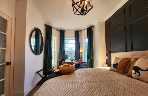 Quartier 5-4 Apartamento | The Antique Cat - Jacuzzi & Parking