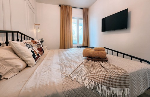 Quartier 5-4 Apartamento | The Antique Cat - Jacuzzi & Parking