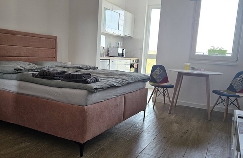 Subotica Apartamento | The apart is located 500m from the center of Subotica with kitchen and parking.