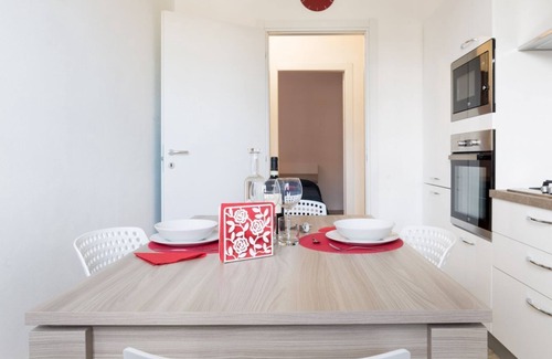 Pablo Apartamento | Parma Railway Station Apartment with garage!