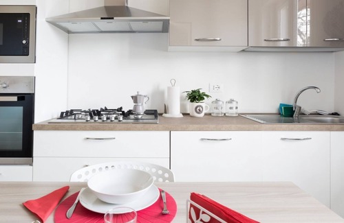 Pablo Apartamento | Parma Railway Station Apartment with garage!