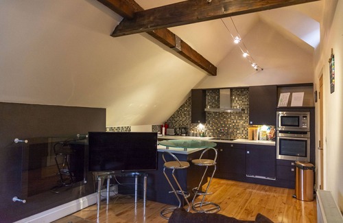 Whitefield Hotel | The Apartment No 2 The Old Red King Pub