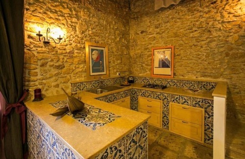 Partinico Apartamento | The apartments are joined by two elegant and romantic suites.