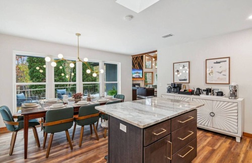 Dahlonega Casa | The Apex - Hot tub, gym, wine, waterfalls & more!