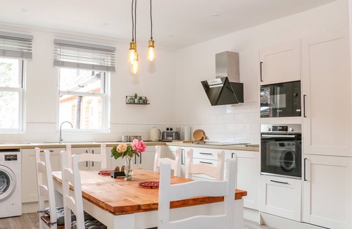 New Forest District Cabaña | THE APOTHECARY, family friendly in Brockenhurst