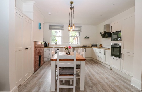 New Forest District Cabaña | THE APOTHECARY, family friendly in Brockenhurst