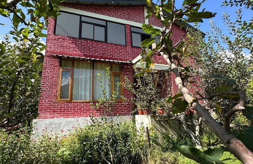 Manali Villa | The Apple Hut