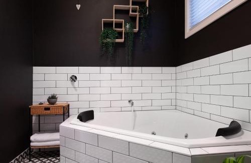 Hepburn Springs Casa | The Apple Tree