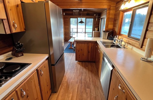 Quadra Island Casa | The April Point Harbour House BC approved accommodation on waterfront