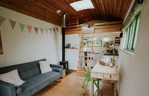 Camborne Cabina | 'The Arc' Self-contained eco hut, Nr St Ives, Cornwall