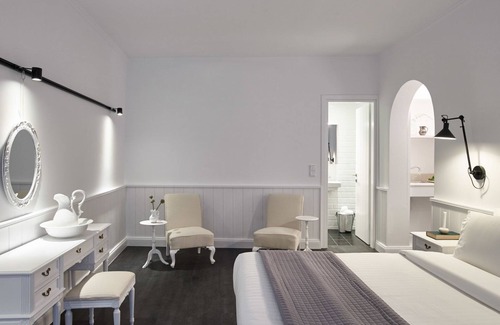 Oia Hotel | The Arches