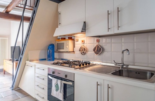 Arcola Apartamento | The Arcolan Cottage! Your Medieval Getaway x4