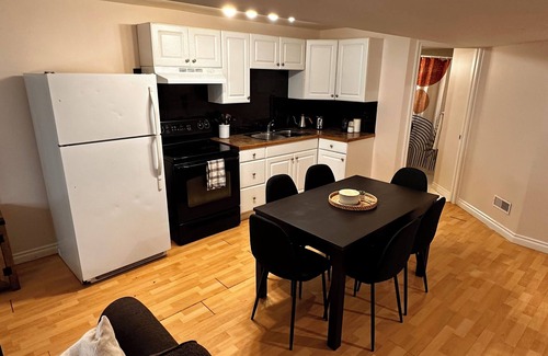 Southeast Calgary Casa | The Arizona / Nintendo Switch