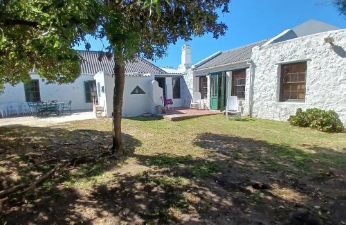 Waenhuiskrans Casa | The Arniston Kliphuis circa 1880