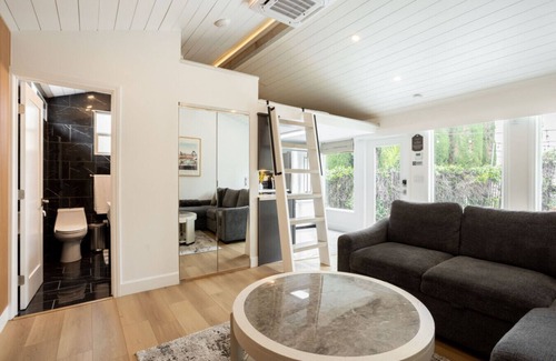 South Wrigley Casa | The Art Studio with pool & hot tub