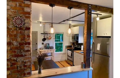 University District Casa | The Arthur House