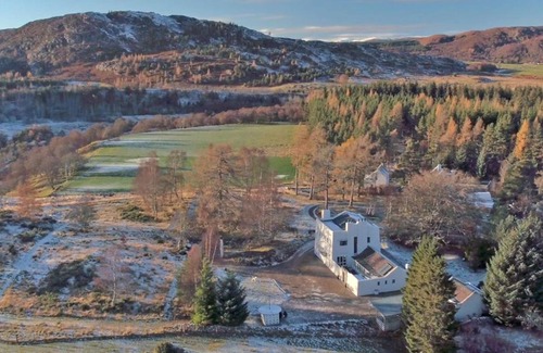 Inverarnie Casa | The Artist's Cottage