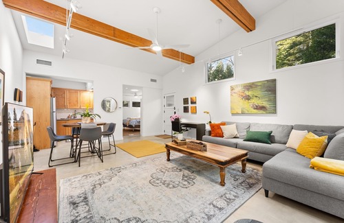 Nevada City Cabaña | The Artist Studio The Artist Studio - Swanky Little Hideout