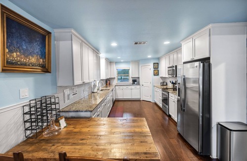 Point Venture Casa | The Ascent - Lakefront Private Doc Sleeps 10